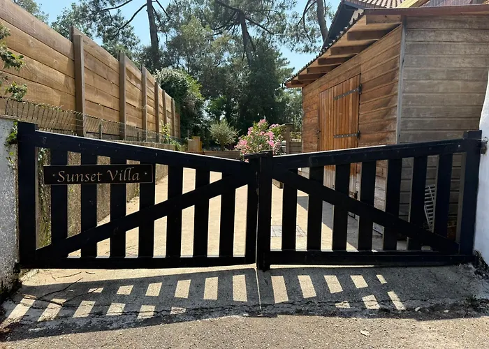 Sunset Embassy Surf House Tatil Evi *